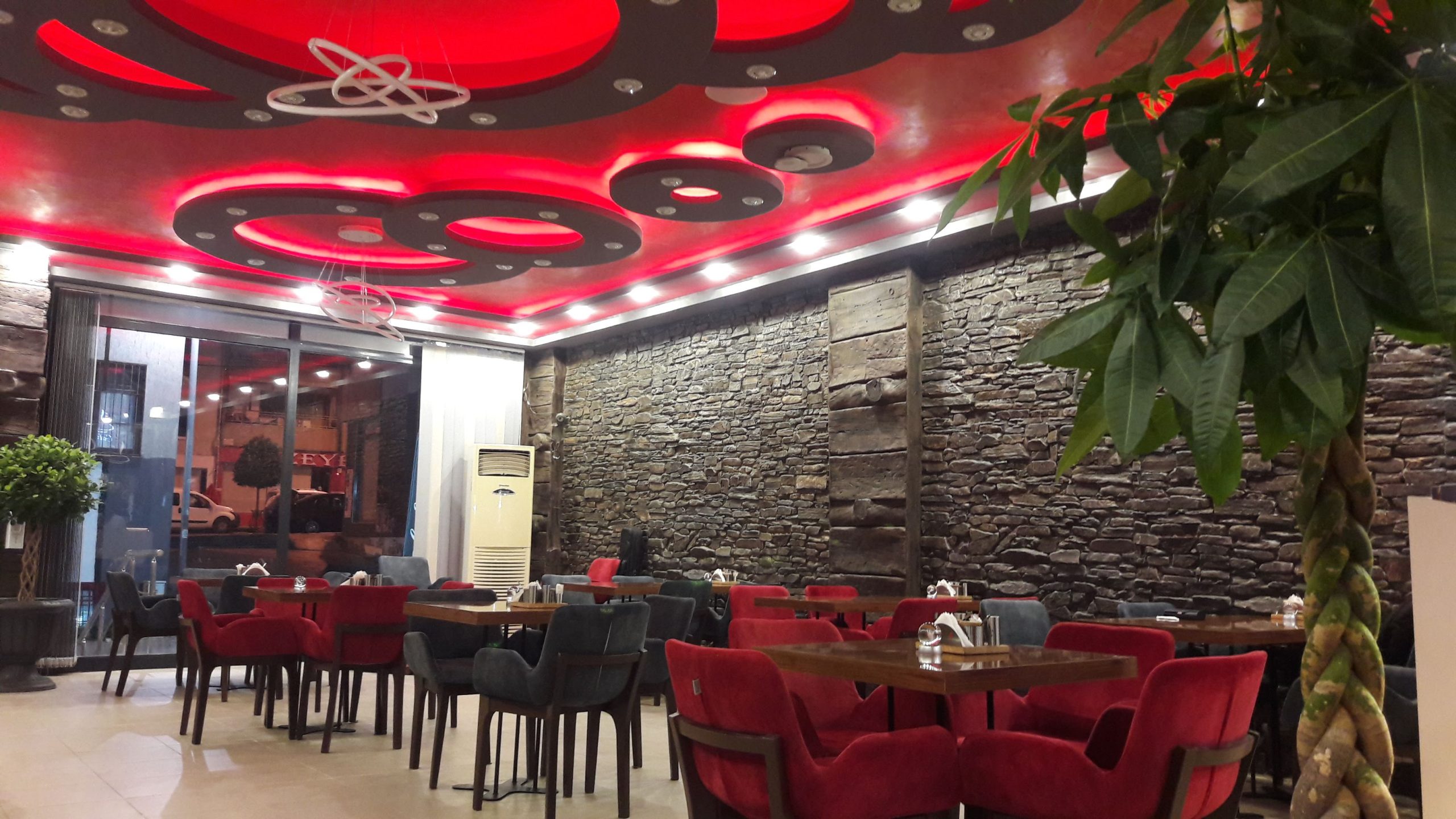 فروش مجموعه کامل (رستوران، تالار و کافی شاپ) ایرانی