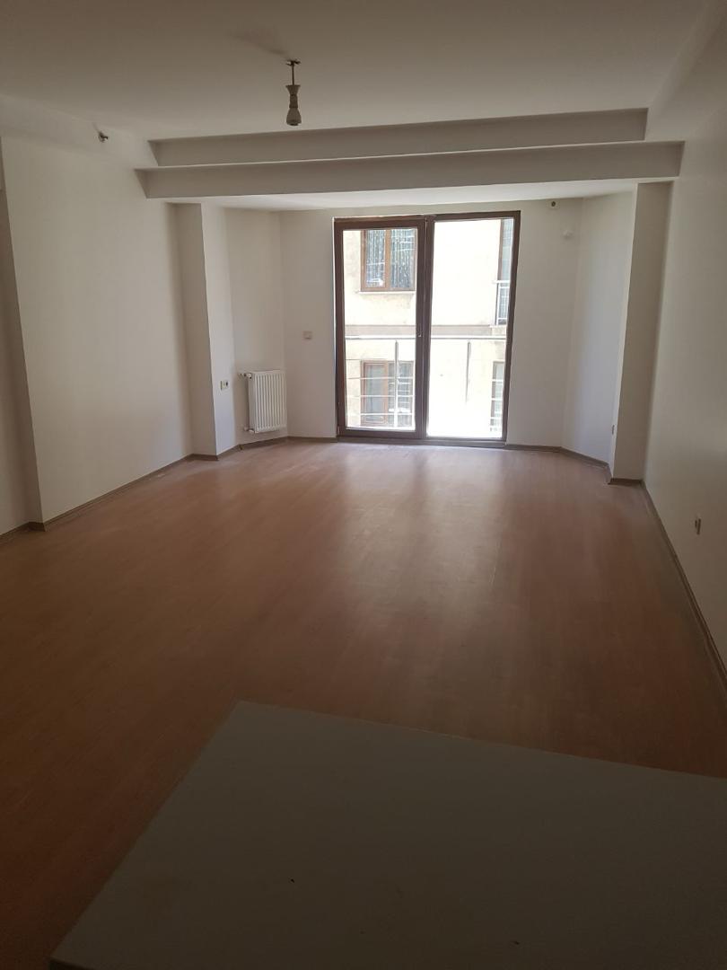 اجاره سوئئیت در پاپاتیا 2