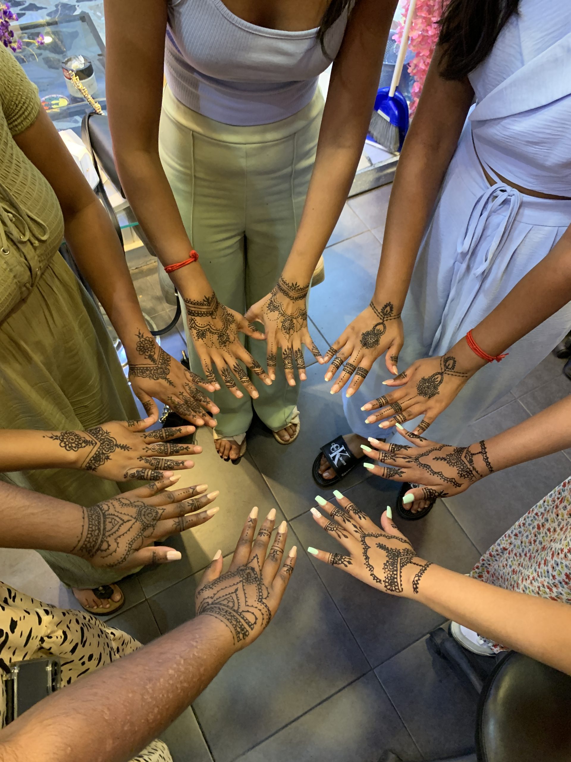 خدمات ارایشی و زیبایی تتو و پرسینگ و حنا