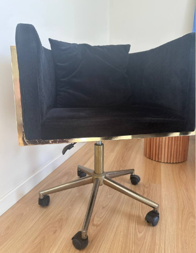 میز گرد و 5 عدد صندلی در اسنیورت