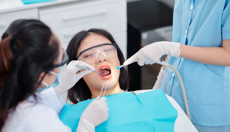 استخدام دستیار دندانپزشک در استانبول