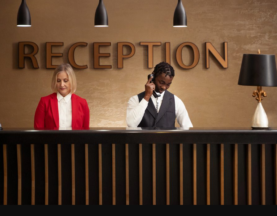 استخدام رسپشن، خانه‌داری و باریستا در هتل در تکسیم