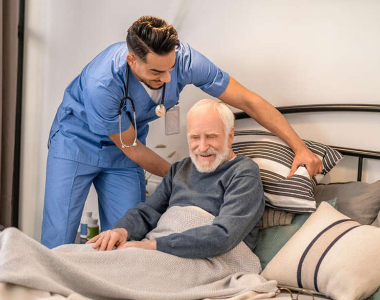 استخدام نیرو برای نگهداری از سالمند در کایتهانه