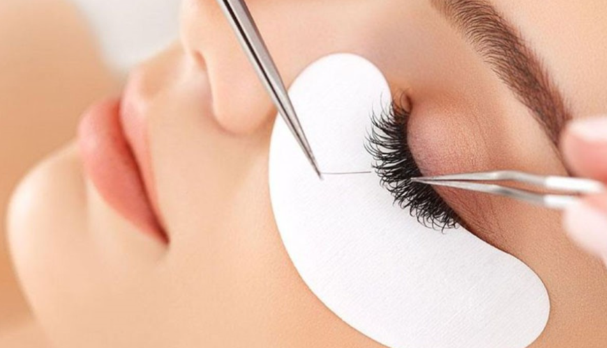 استخدام ناخن کار، مژه کار و رنگ کار در شیشلی