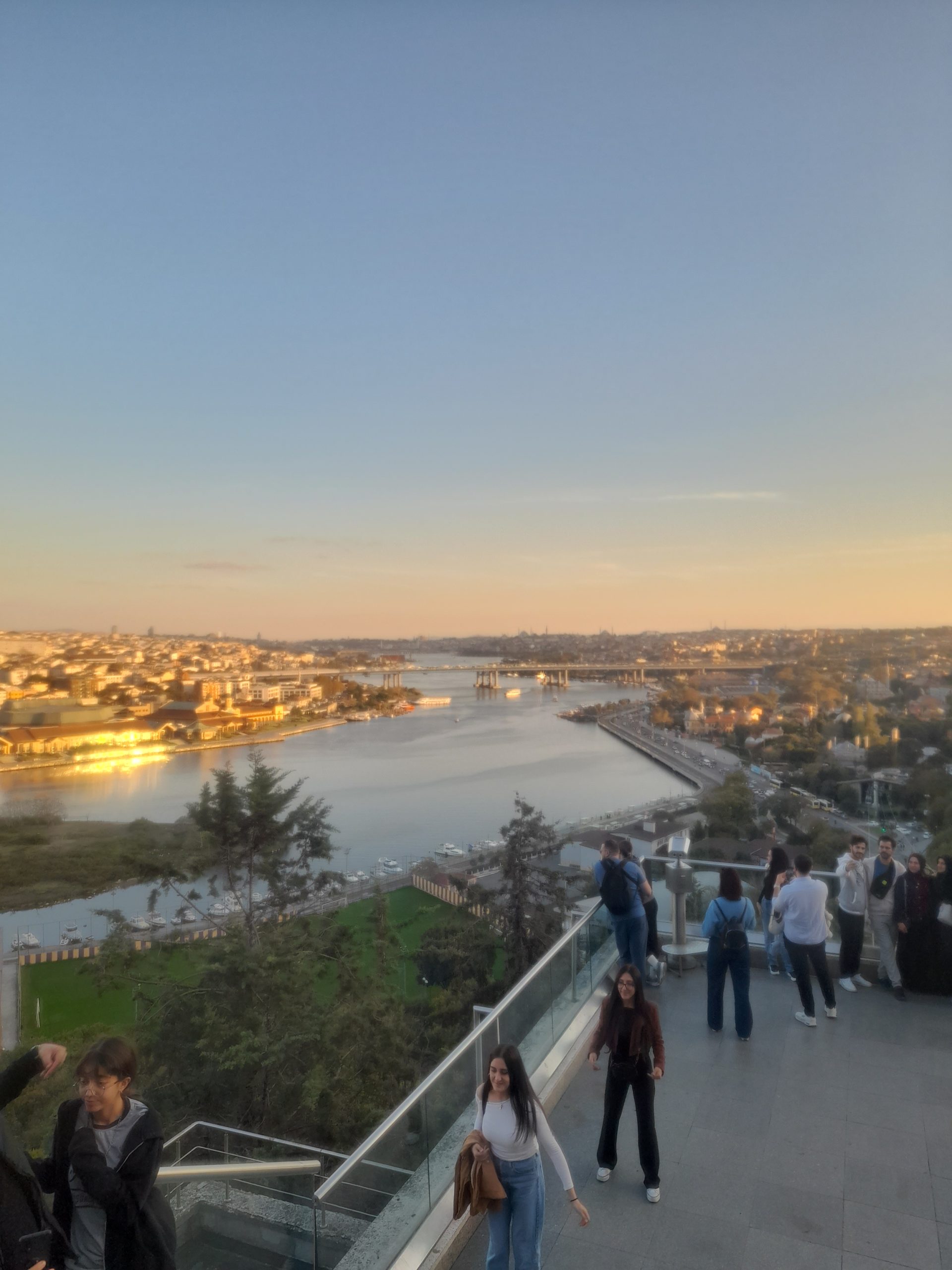 سرویس دربستی مدارس یا پخش با سواری شخصی