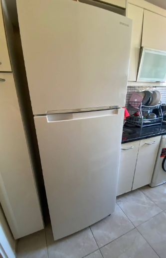 فروش میز تلویزیون، کاناپه، فرش و یخچال سامسونگ در کایتهانه