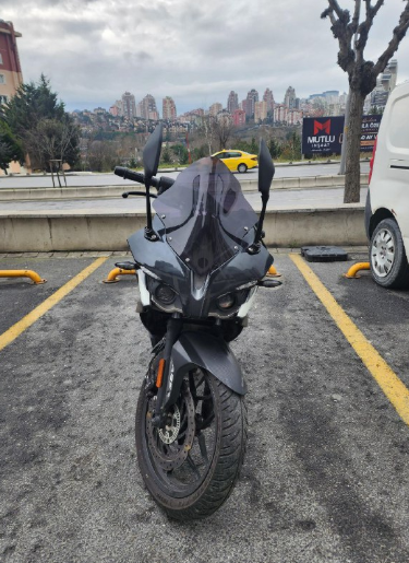 فروش موتور Bajaj rs200