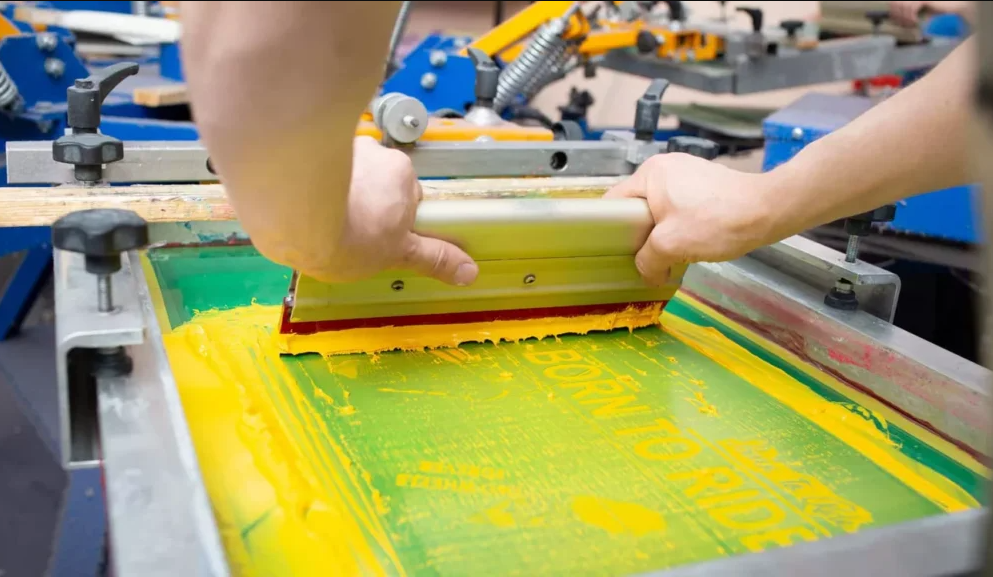 استخدام نیروی خانم برای تولیدی کاتالوگ در بیلیکدوزو