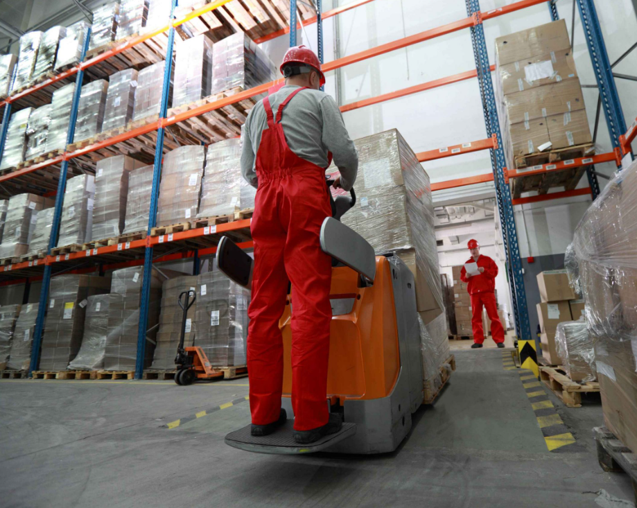 استخدام نیرو برای کار در انبار در سیلیوری