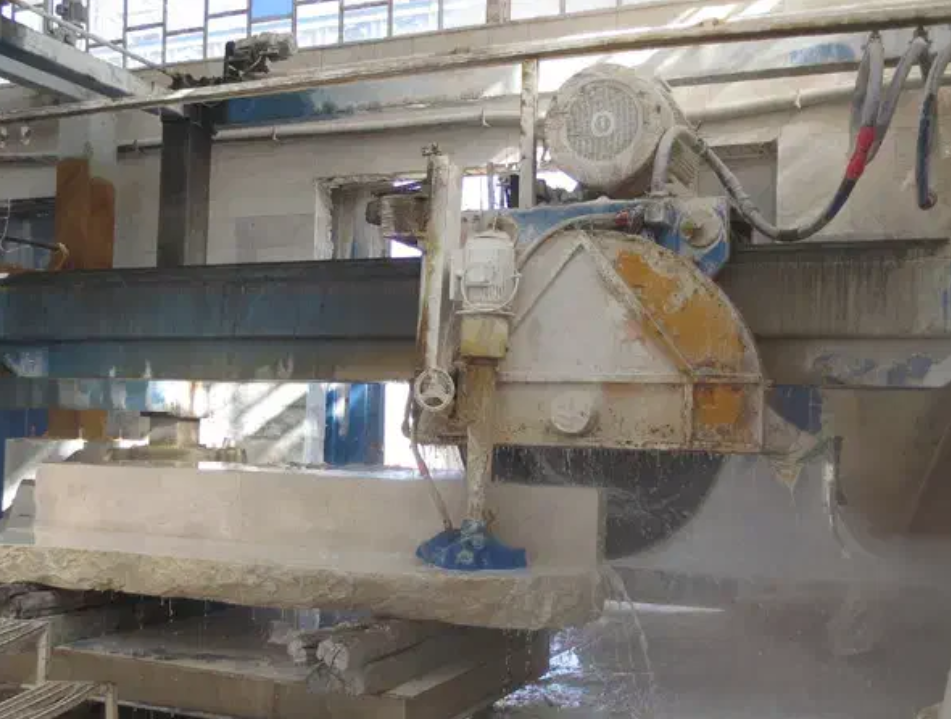 استخدام کارگر برای کارخانه برشکاری سنگ در ترکیه