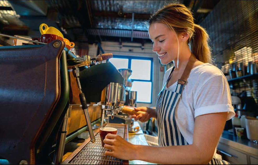 استخدام نیروی خانم برای کافه رستوران در بویوک چکمجه