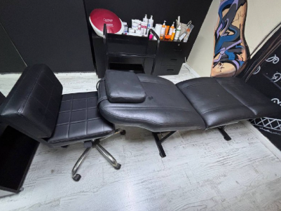 فروش صندلی، میز و تخت مناسب سالن ارایشی