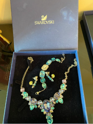 فروش ست کامل و گردنبند سواروسکی در ترکیه